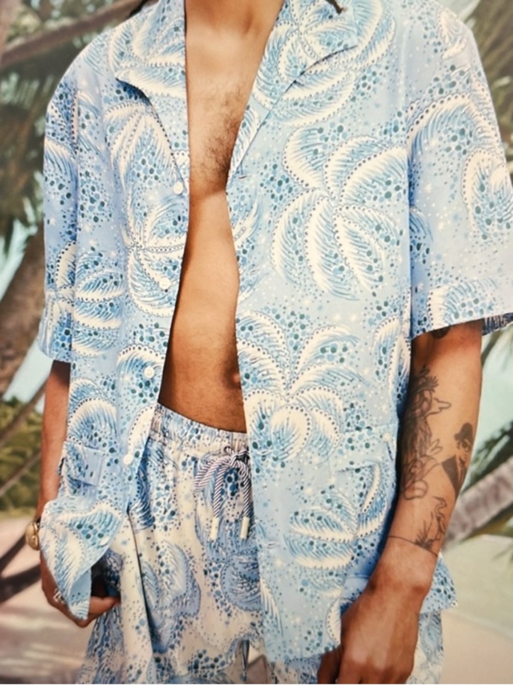 Tombolo Men's Blue Palm-Print Casual Button-Down Shirt